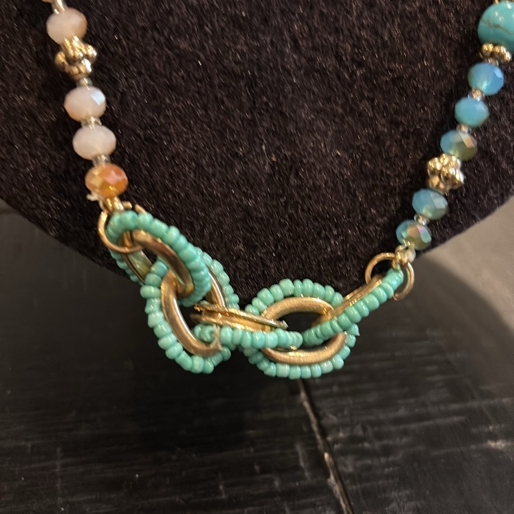 Turquoise Multicolor Iridescent Stretch Beaded Boho Western Necklace - Picture 2 of 7